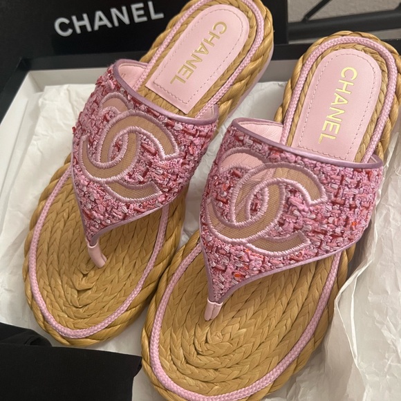 NEW in box. Chanel Pink Tweed Sandals - Picture 3 of 12